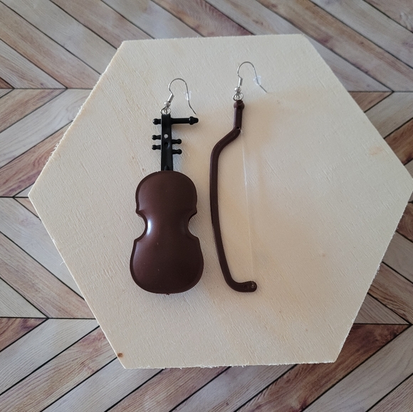 Violin Charm  Earrings 🎻 - Picture 6 of 6